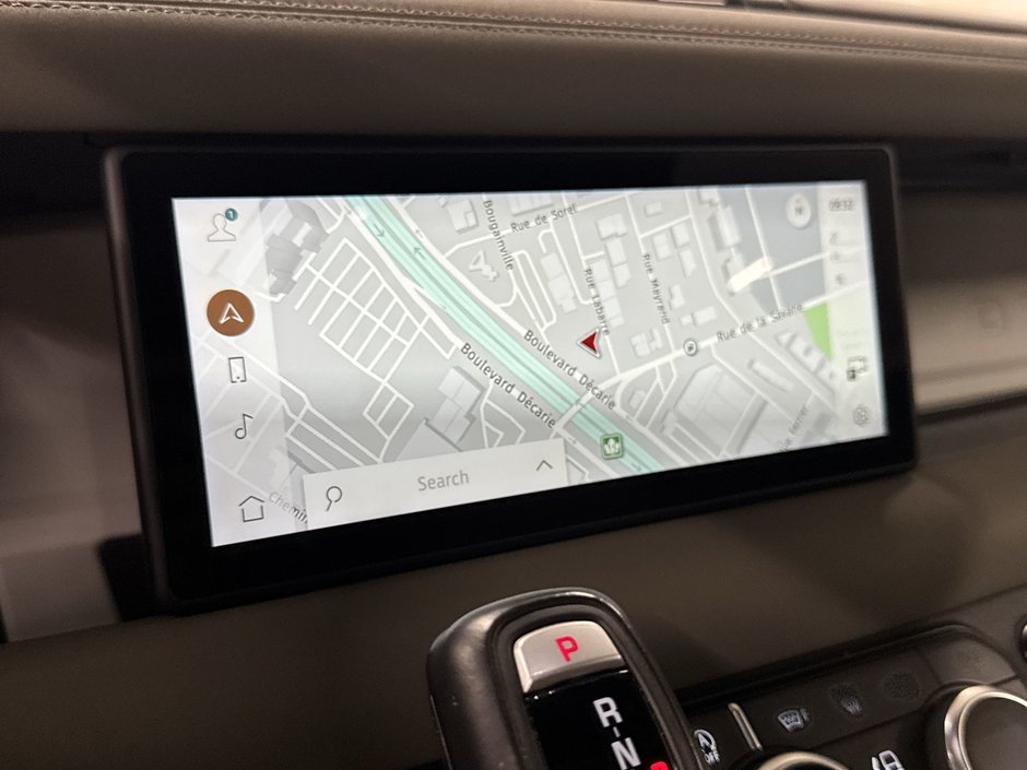 2023 Land Rover Defender 90 P300 S (2)-18