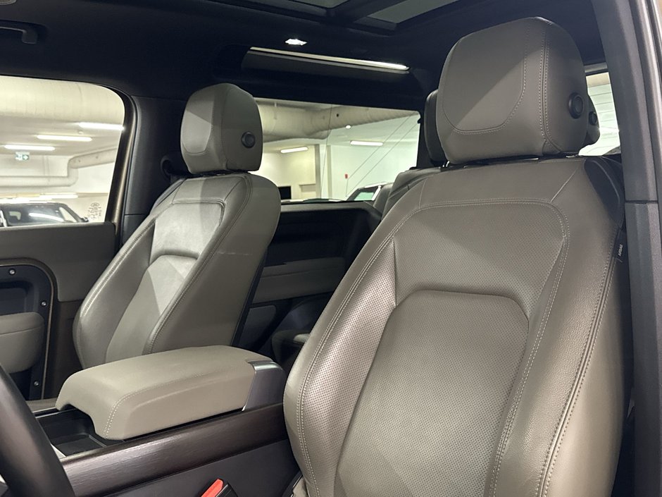 2023 Land Rover Defender 90 P300 S (2)-15