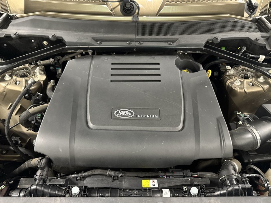 2023 Land Rover Defender 90 P300 S (2)-25