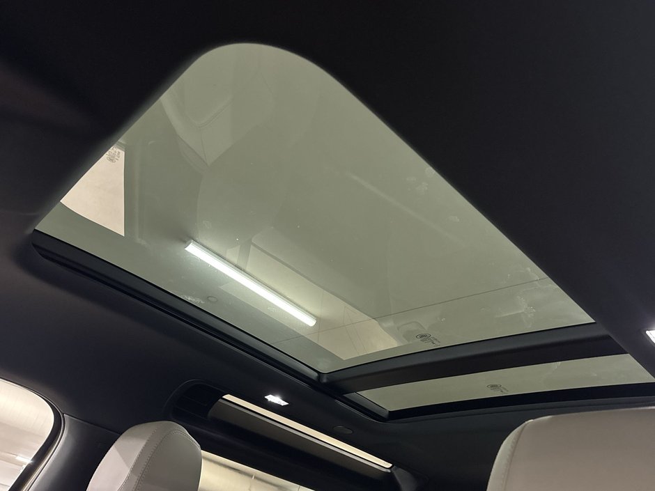 2023 Land Rover Defender 90 P300 S (2)-21