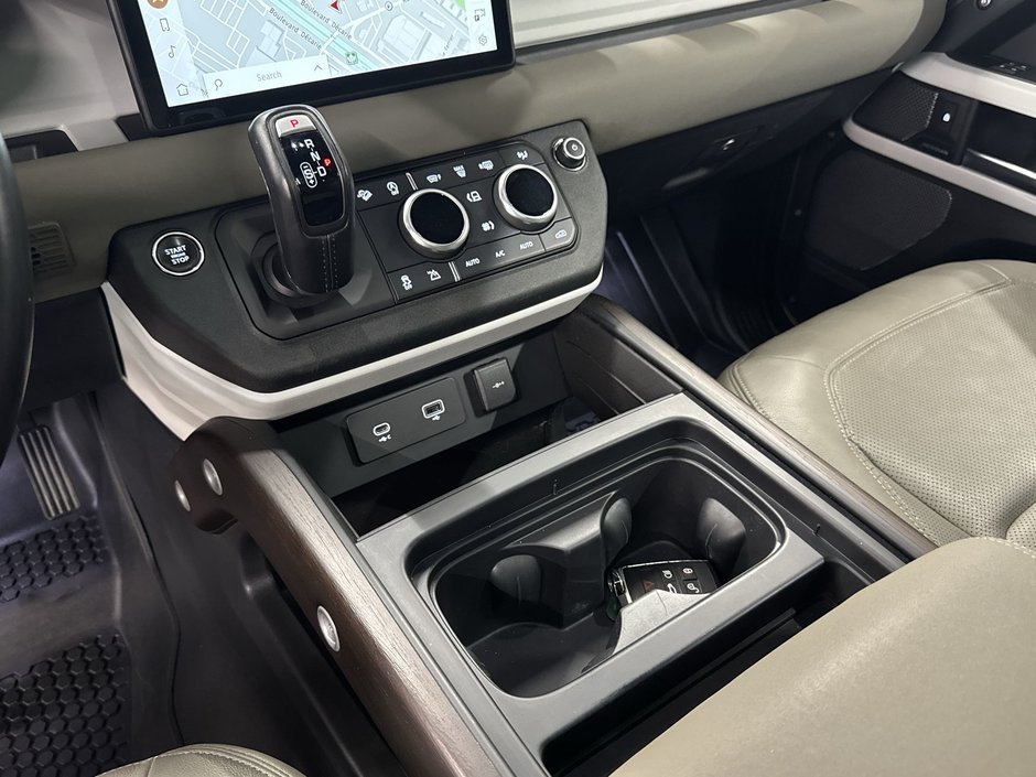 2023 Land Rover Defender 90 P300 S (2)-20