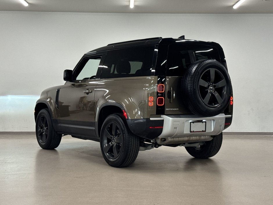 2023 Land Rover Defender 90 P300 S (2)-5