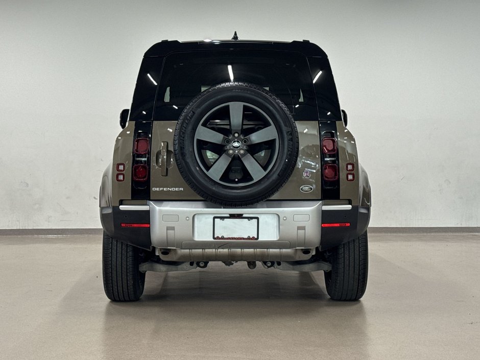 2023 Land Rover Defender 90 P300 S (2)-12