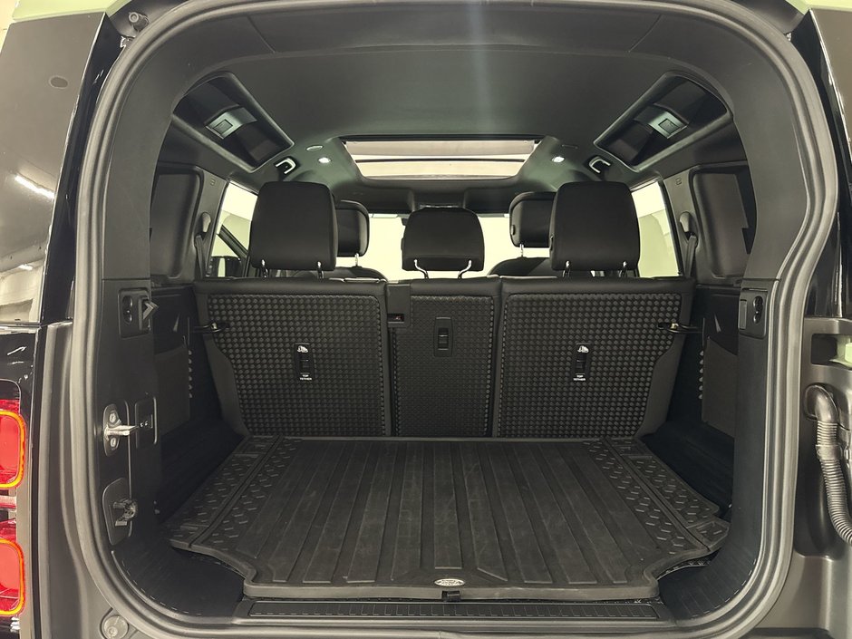 2023 Land Rover Defender 110 P400 75th Anniversary (2)-23