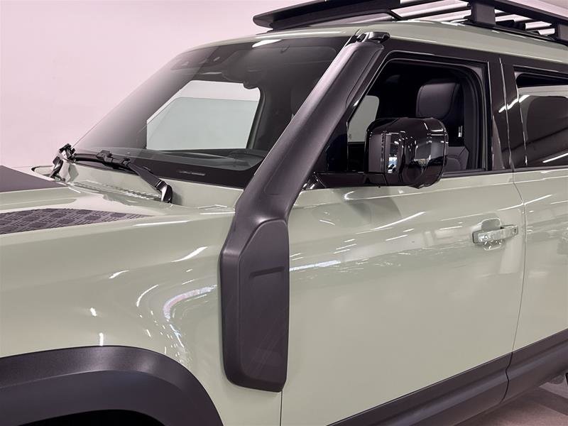 Land Rover Defender 110 P400 75th Anniversary (2) 2023-20