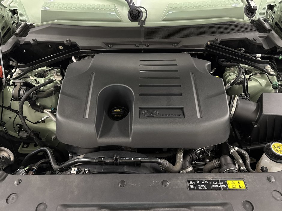 2023 Land Rover Defender 110 P400 75th Anniversary (2)-25