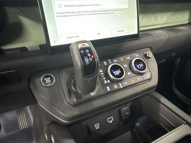 Land Rover Defender 110 P400 75th Anniversary (2) 2023-12