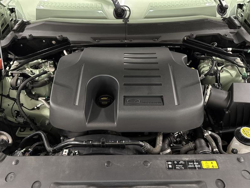 Land Rover Defender 110 P400 75th Anniversary (2) 2023-17