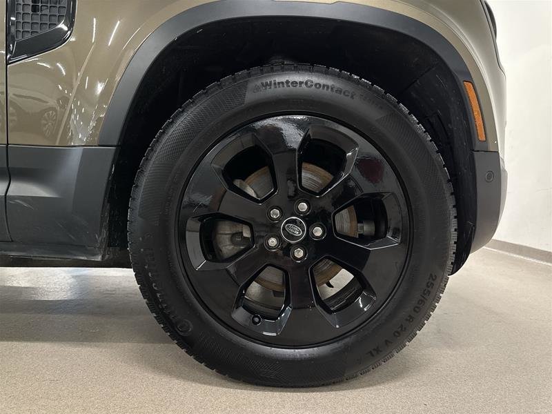 2023 Land Rover Defender 110 P300 S (2)-18