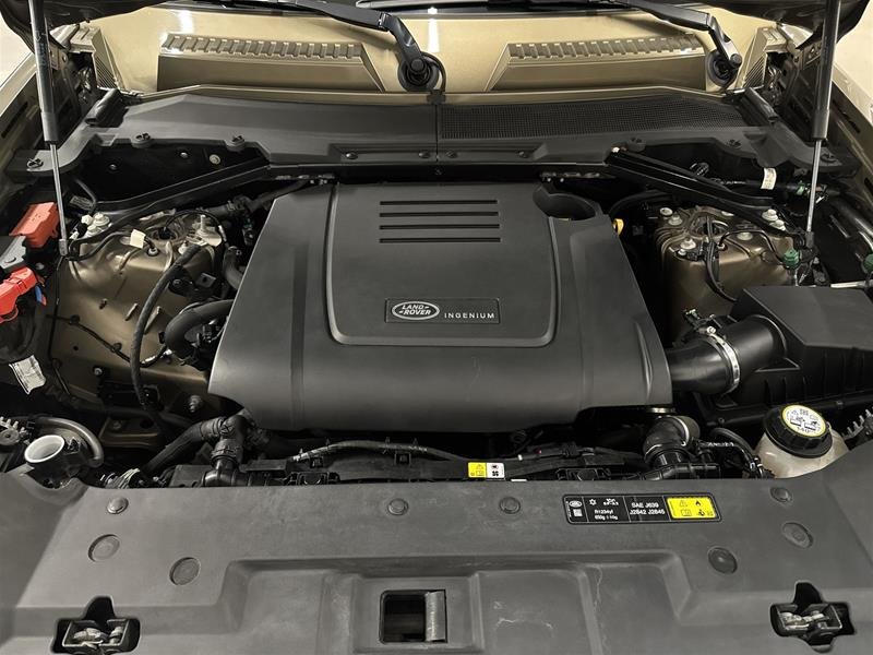 2023 Land Rover Defender 110 P300 S (2)-17