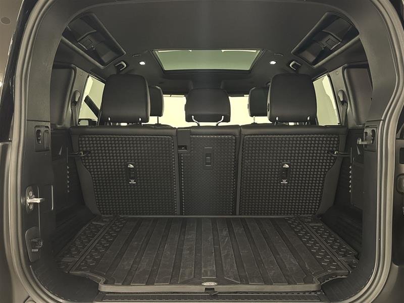 2023 Land Rover Defender 110 P300 S-15
