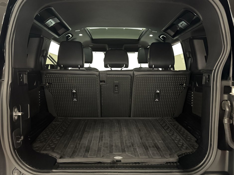 2023 Land Rover Defender 110 P300 S-23