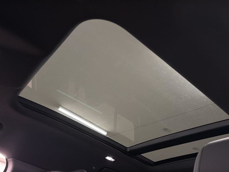 Land Rover Defender 130 P400 SE (2) 2023-13