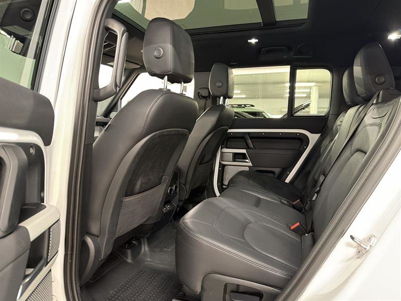 Land Rover Defender 130 P400 SE (2) 2023-14