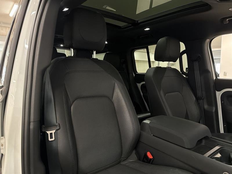 Land Rover Defender 130 P400 SE (2) 2023-18