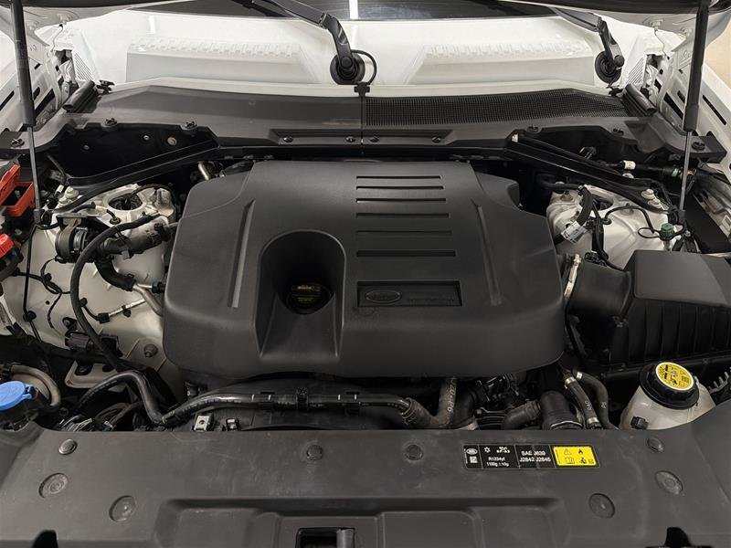 Land Rover Defender 130 P400 SE (2) 2023-16