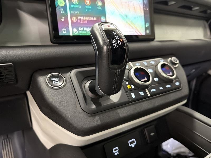 Land Rover Defender 110 P400 SE (2) 2023-12