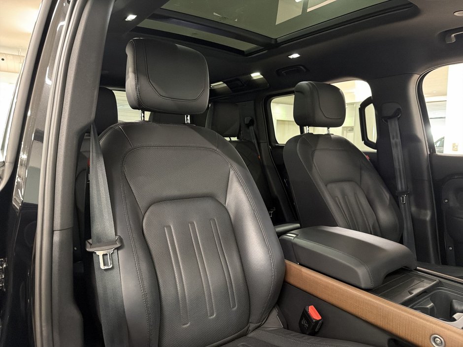 2023 Land Rover Defender 110 P400 X-27