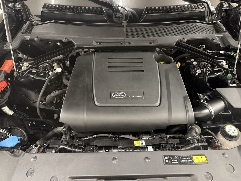 2023 Land Rover Defender 110 P300 S-29
