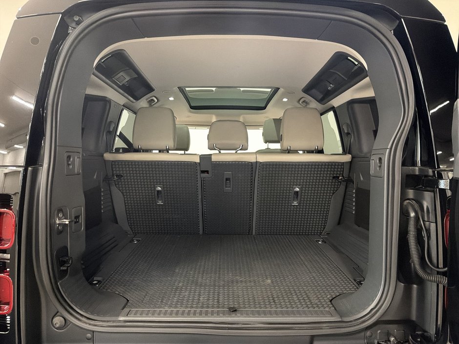 2023 Land Rover Defender 110 P300 S-27