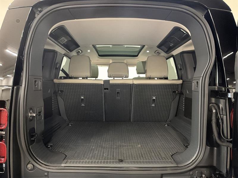 2023 Land Rover Defender 110 P300 S-18