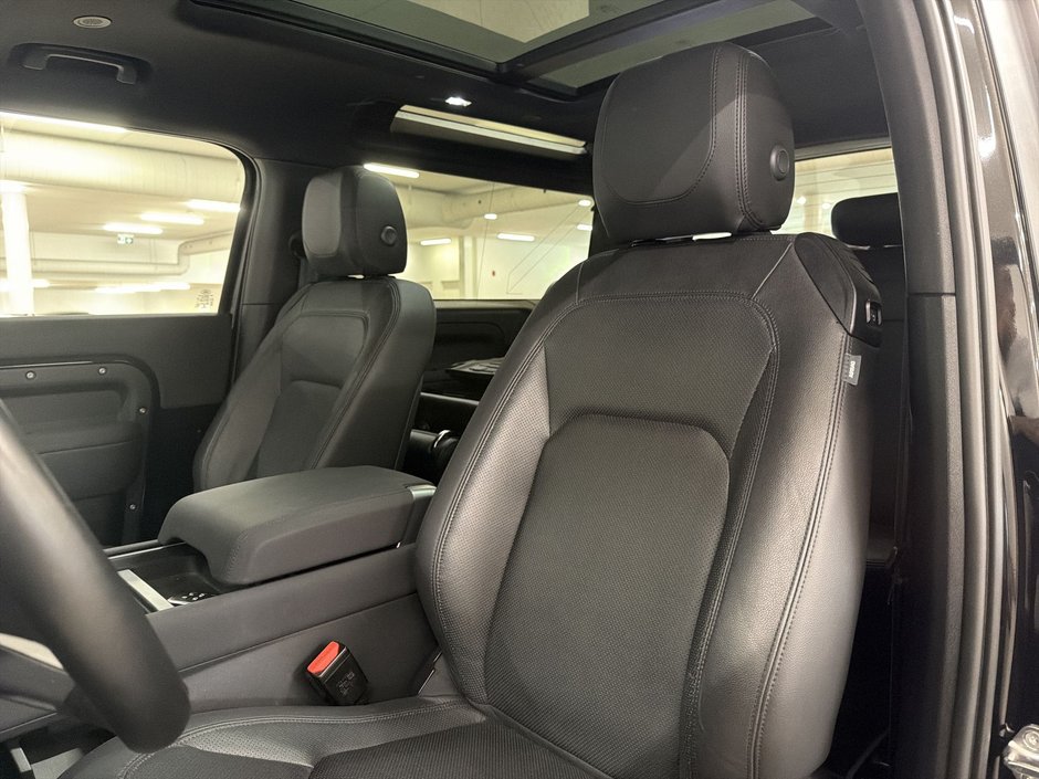 2023 Land Rover Defender 90 P300 S-15