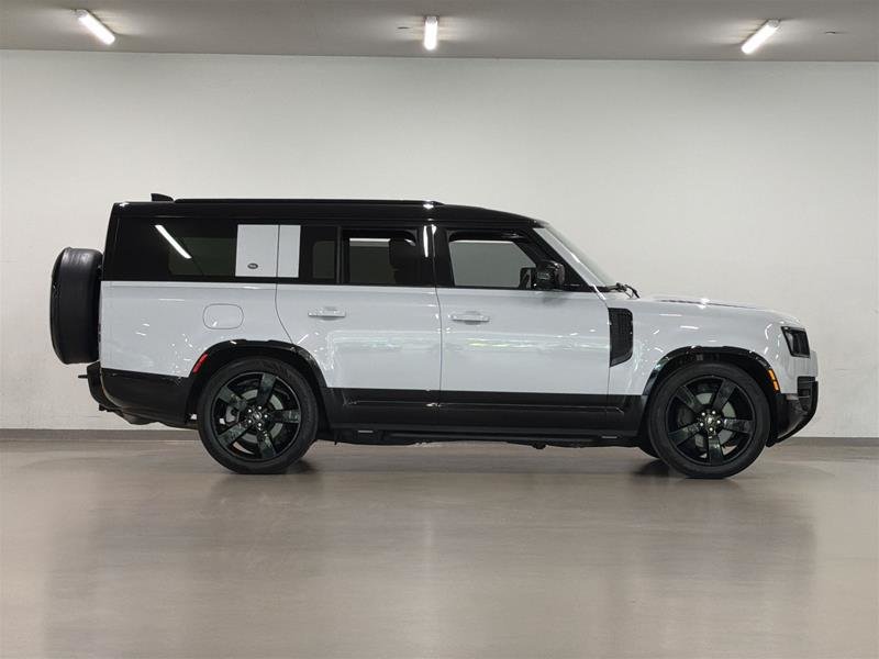 Land Rover Defender 130 P400 X-Dynamic SE (2) 2023-5