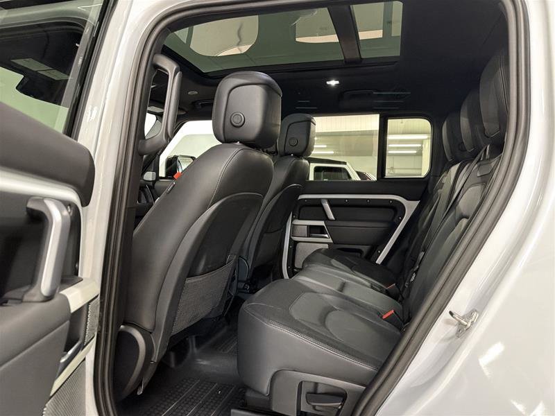 Land Rover Defender 130 P400 X-Dynamic SE (2) 2023-17