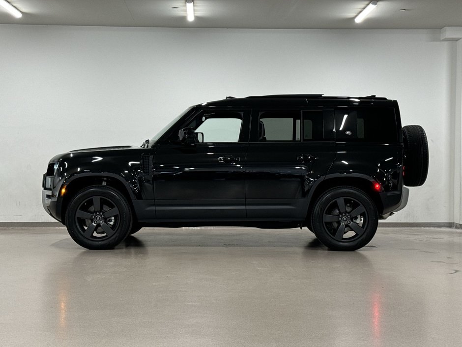 2024 Land Rover Defender 110 P300 S-11