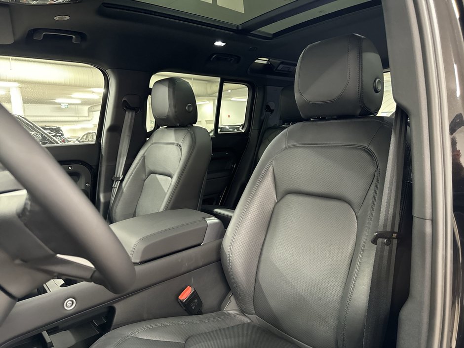 2024 Land Rover Defender 110 P300 S-15