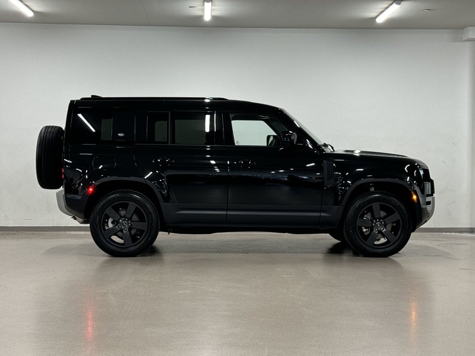 2024 Land Rover Defender 110 P300 S-10