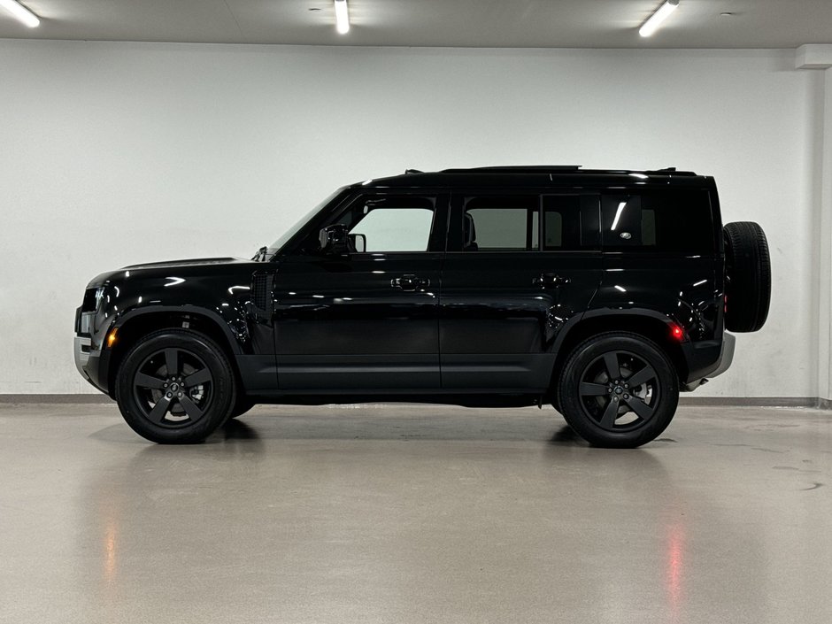 2024 Land Rover Defender 110 P300 S-4