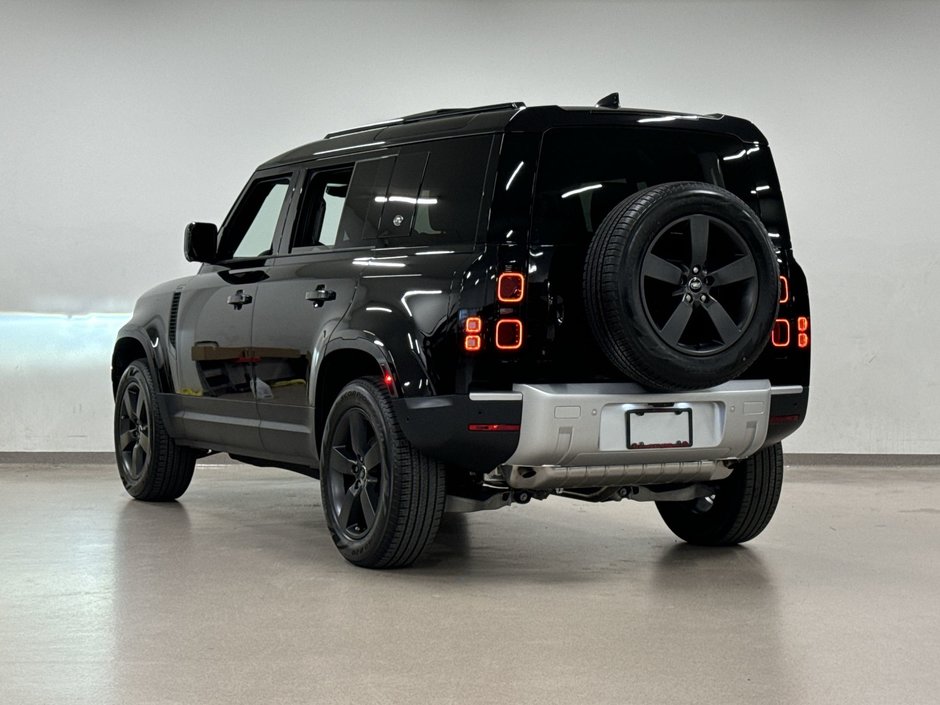 2024 Land Rover Defender 110 P300 S-13