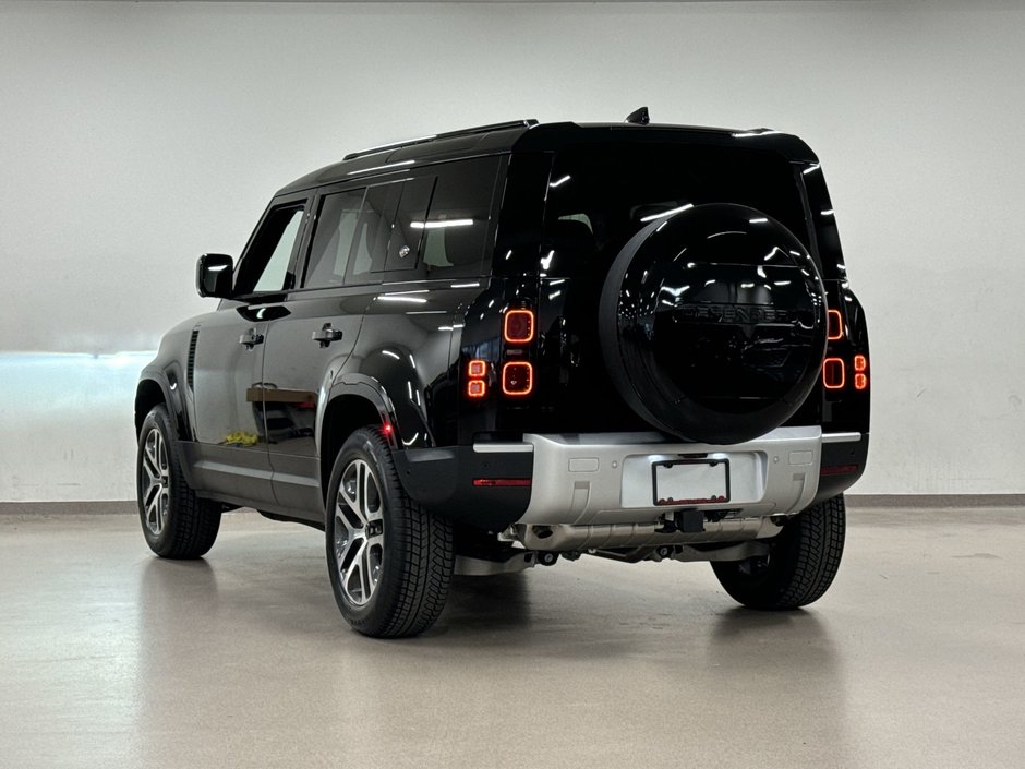 2024 Land Rover Defender 110 P300 S-5