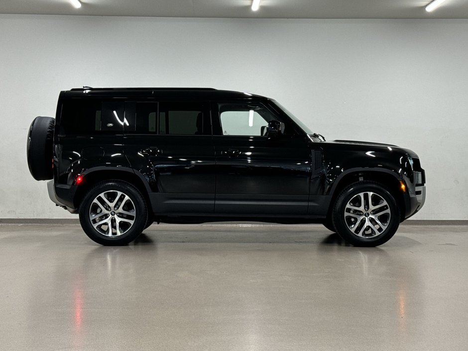 2024 Land Rover Defender 110 P300 S-11