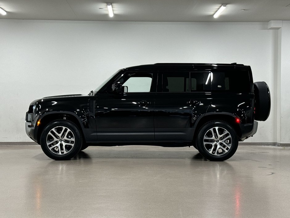 2024 Land Rover Defender 110 P300 S-4