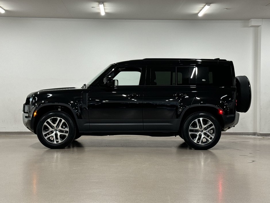 2024 Land Rover Defender 110 P300 S-10