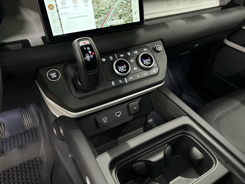 2024 Land Rover Defender 110 P300 S-20