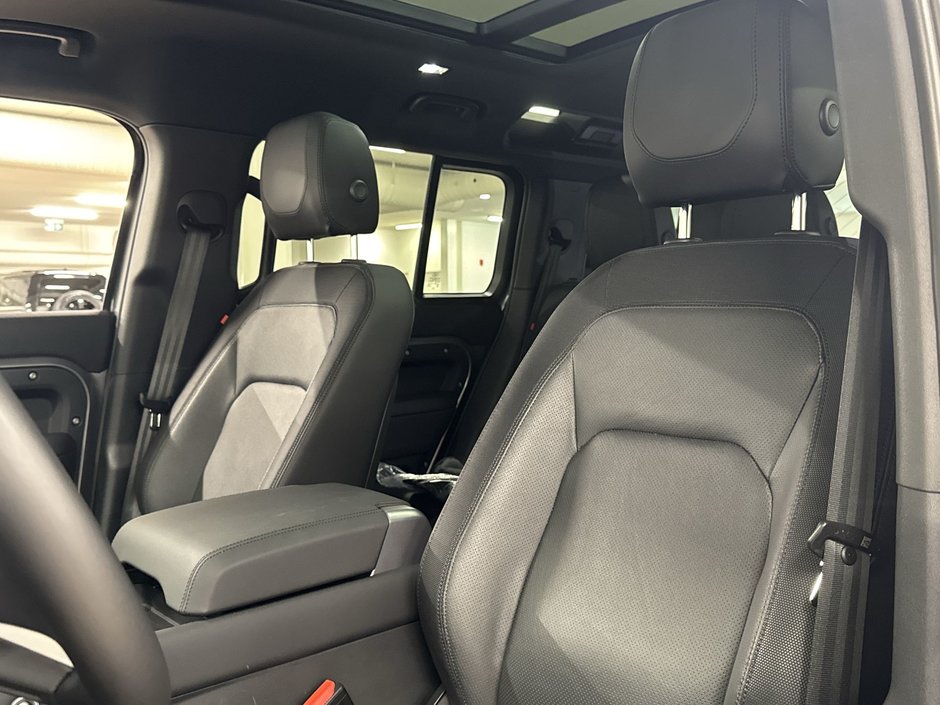 2024 Land Rover Defender 110 P400 X-Dynamic SE-15