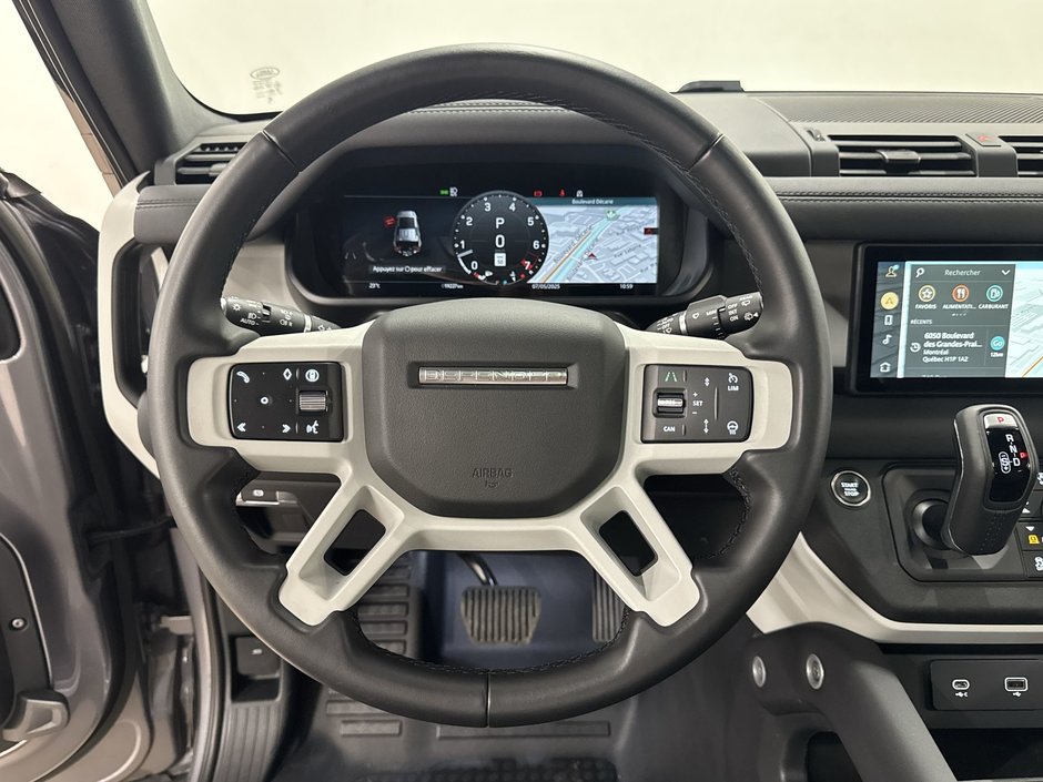 2024 Land Rover Defender 110 P400 X-Dynamic SE-19