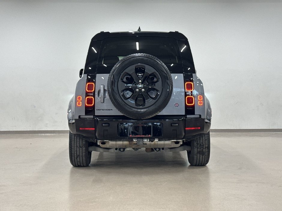 2024 Land Rover Defender 110 P400 X-Dynamic SE-6