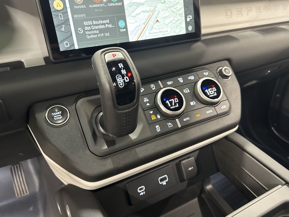 2024 Land Rover Defender 110 P400 X-Dynamic SE-20