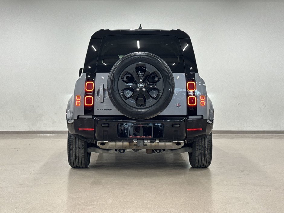 2024 Land Rover Defender 110 P400 X-Dynamic SE-12