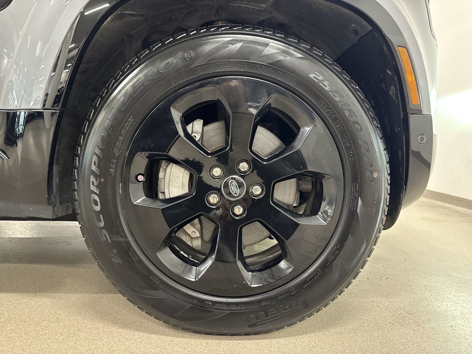 2024 Land Rover Defender 110 P400 X-Dynamic SE-26