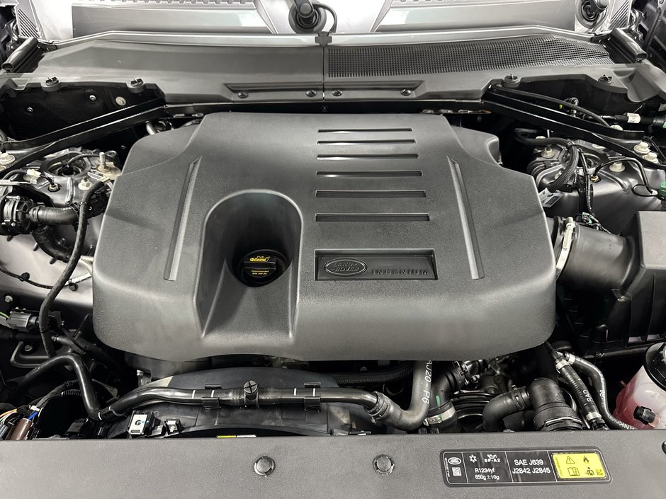 2024 Land Rover Defender 110 P400 X-Dynamic SE-25
