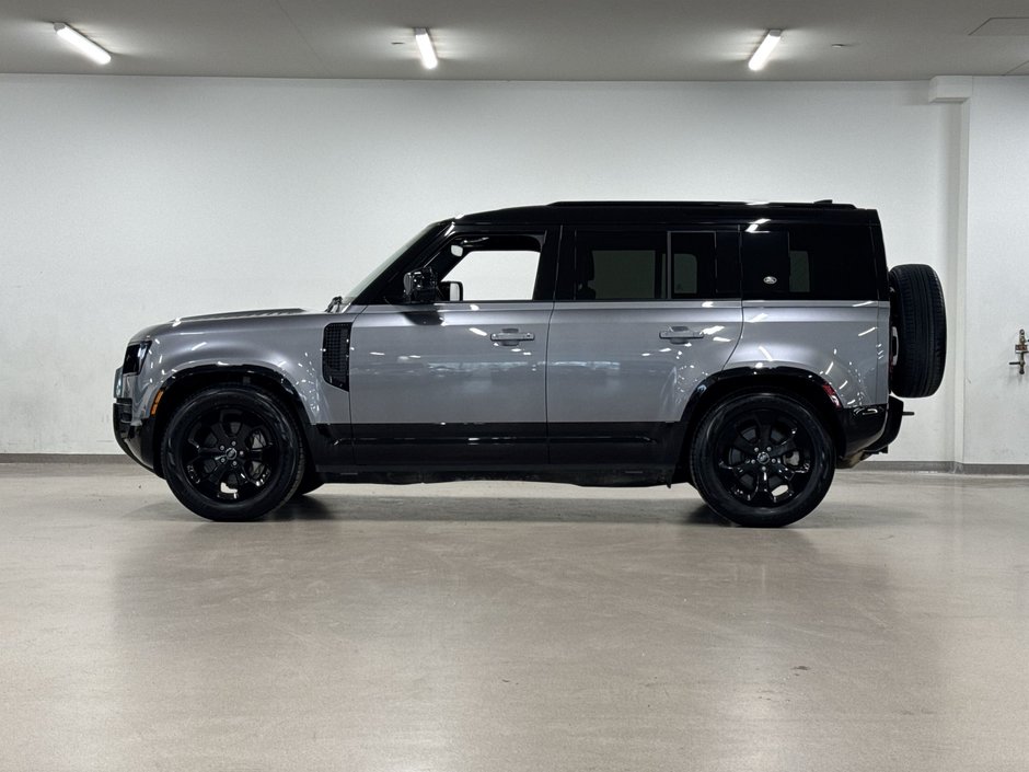 2024 Land Rover Defender 110 P400 X-Dynamic SE-11