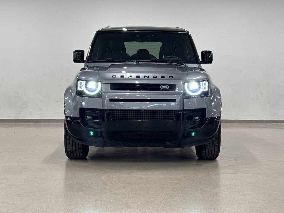 2024 Land Rover Defender 110 P400 X-Dynamic SE-2