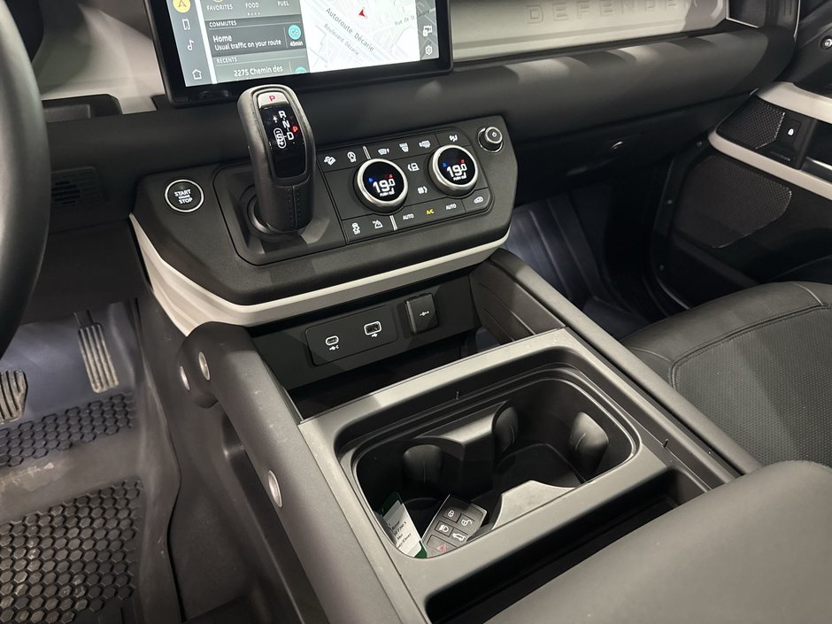 Land Rover Defender 110 P300 S 2024-20