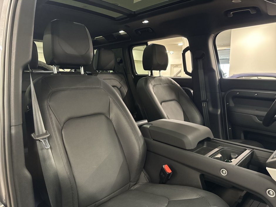 Land Rover Defender 110 P300 S 2024-25