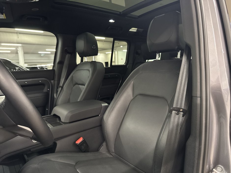 Land Rover Defender 110 P300 S 2024-15